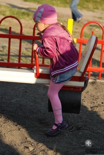 У Луцьку – новий дитячий майданчик. ФОТО